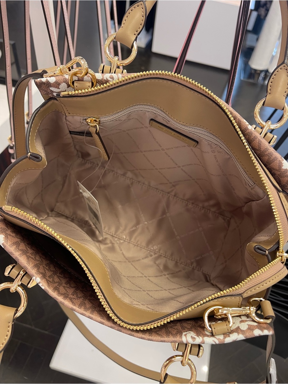 MICHAEL KORS Marilyn Medium Printed Signature Logo Satchel Crossbody 
CAMEL 
NWT - Picture 8 of 16